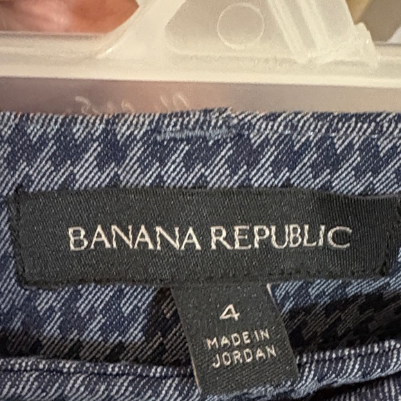 Banana Republic Blue Houndstooth Cropped Pants - Picture 2 of 7